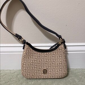 Tommy Tan and Navy Handbag